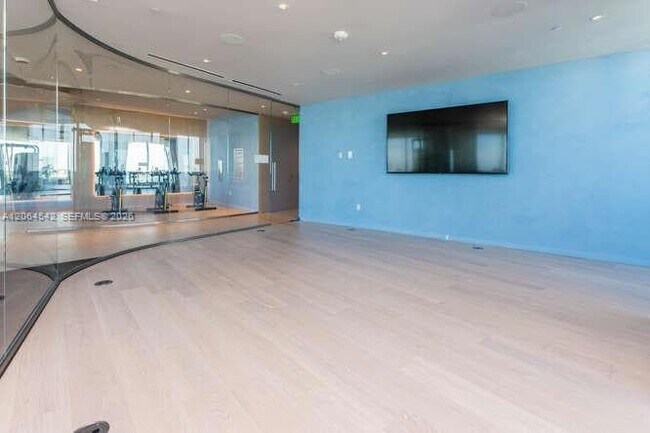 Building Photo - 1000 Brickell Plaza