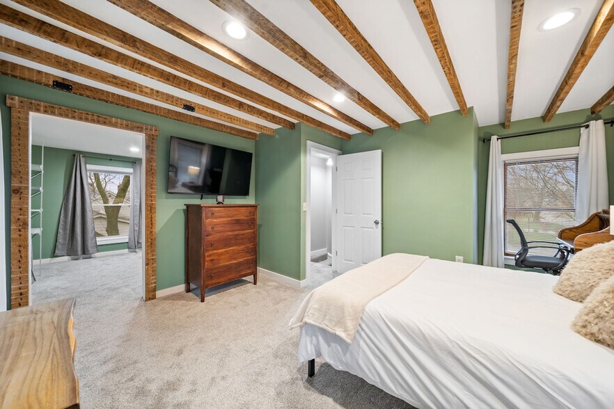 Building Photo - 406 Liberty St