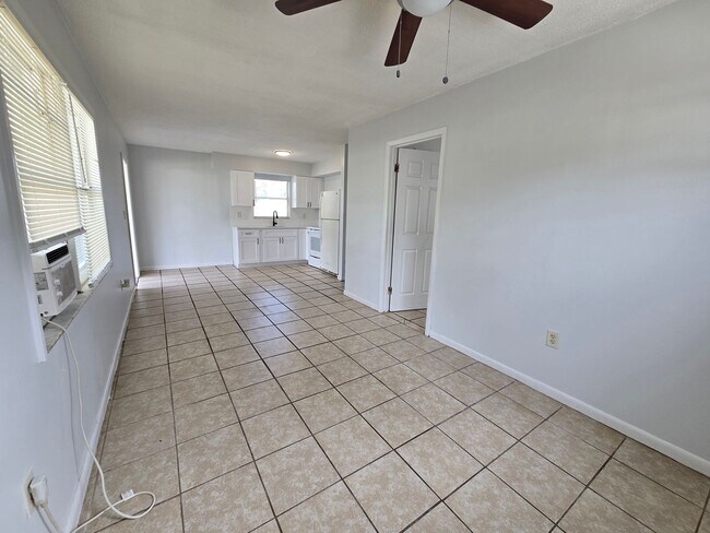 Building Photo - 5427 16th St E