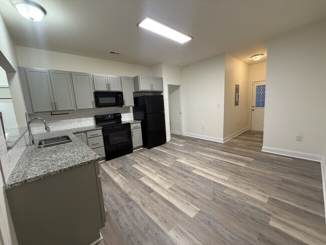 Building Photo - 113 W Langdon Ave