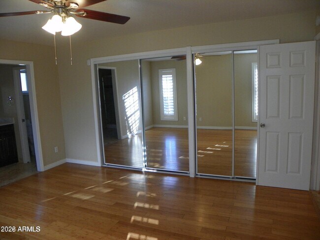 Building Photo - 5334 E Friess Dr