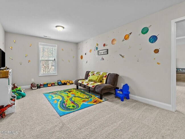 Building Photo - 615 Overland Ct