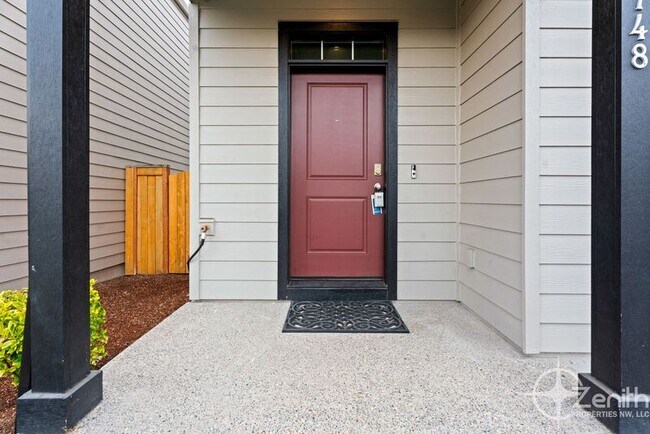 Building Photo - 13748 NE 66th Wy
