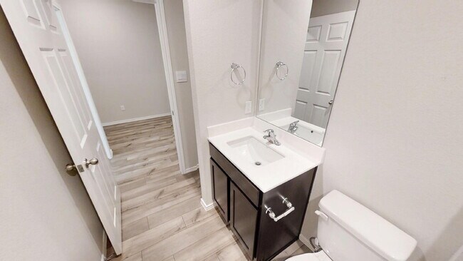 Building Photo - "Spacious 4-Bedroom Gem on Luella Drive – Your Perfect Killeen Retreat!"