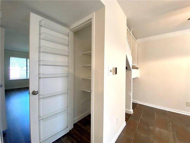 Building Photo - 9535 Quail Village Ln