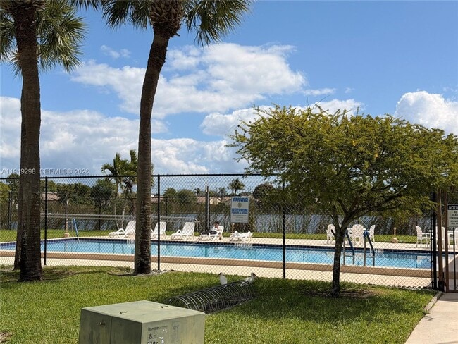 Building Photo - 1802 Waterview Cir