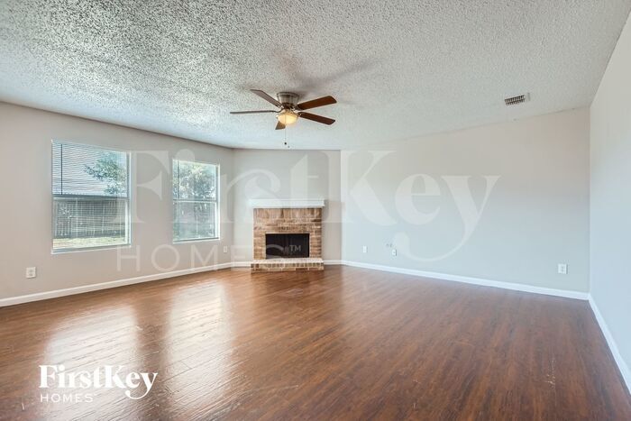 Building Photo - 1395 Stewart Dr