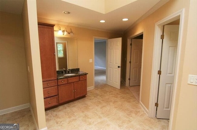 Building Photo - 3505 Sherborne Chase
