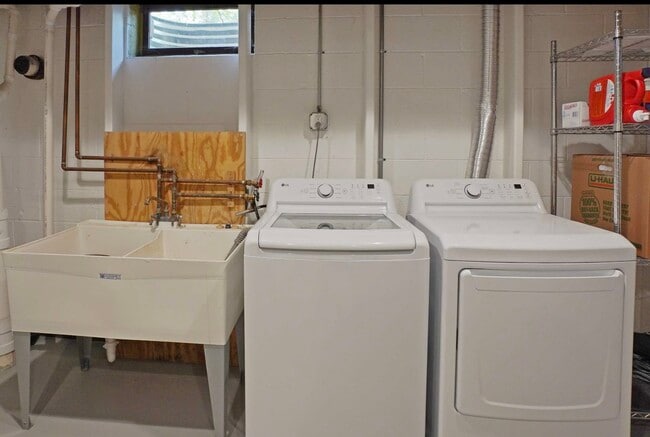 Laundry - 4665 N 159th St