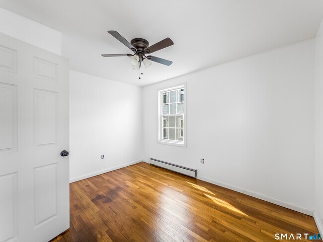 Building Photo - 31 Loveland St