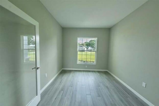 Building Photo - Executive 4/3 Rental
