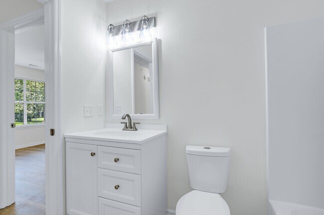 Building Photo - 3 Bedroom 2 Bathrooms in Sterling Creek - Richmond Hill