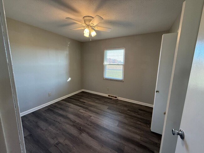 Building Photo - 26940 Mosbaugh Rd