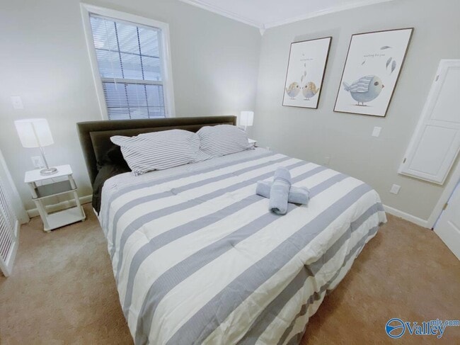 Building Photo - 12005 Greenleaf Dr SE