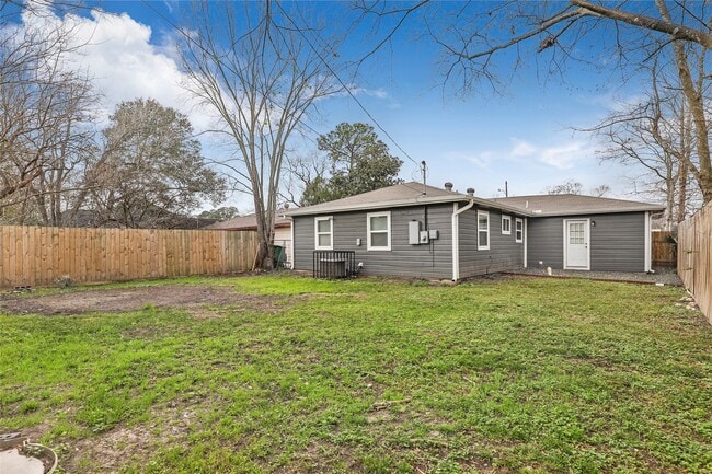 Building Photo - 6721 Madrid St