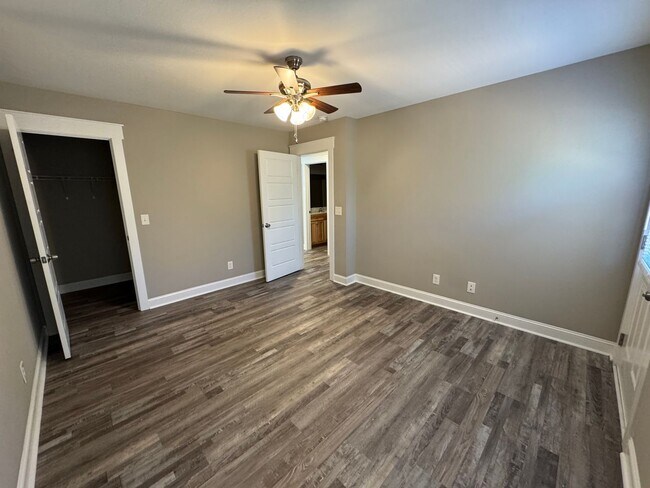 Building Photo - 310 N Varnell Rd