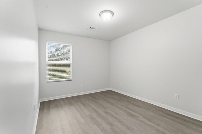Building Photo - Murfreesboro Townhome