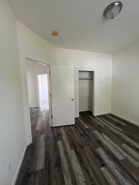 Building Photo - 309 Queencrest Ct
