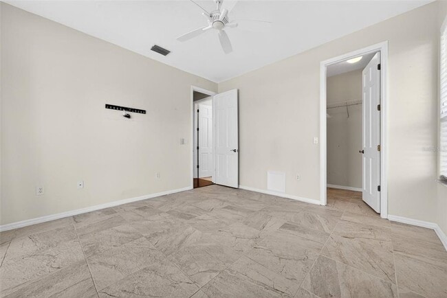 Building Photo - 8455 Woodbriar Dr