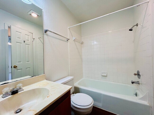 Building Photo - 9300 Kempler Dr
