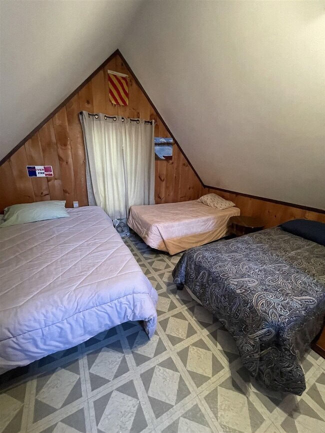 Building Photo - 773 Sebago Rd