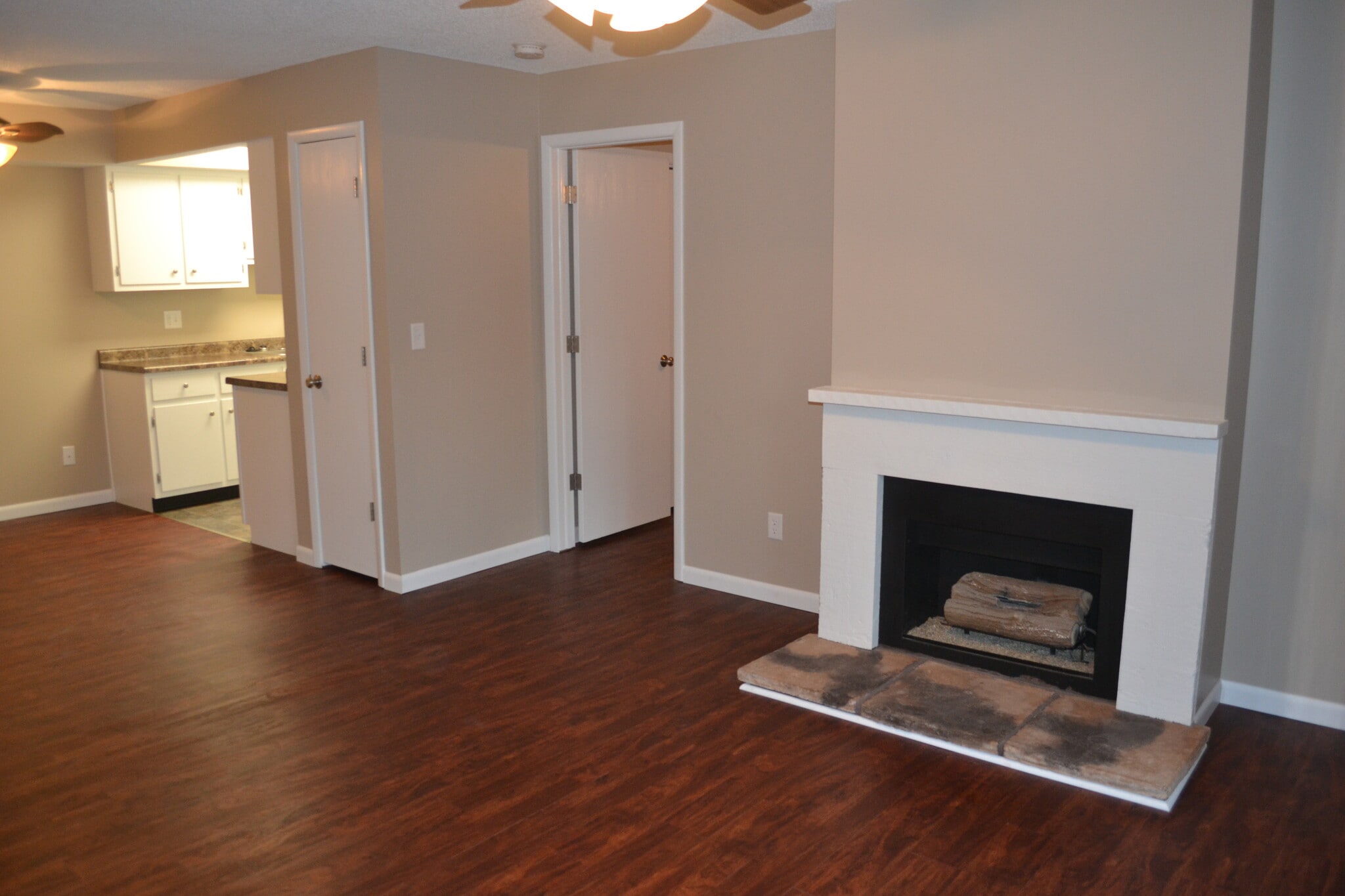 Building Photo - 441 Woodside Trail