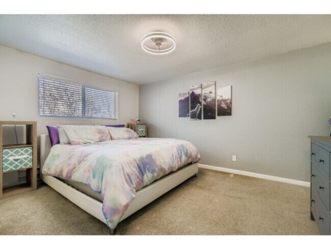 Building Photo - 10922 Forest Cir