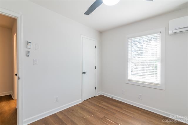 Building Photo - 929 Cantwell St