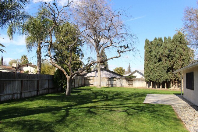 Building Photo - 3505 Huachuca Way