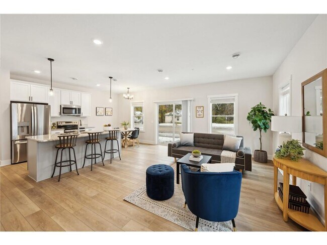 Building Photo - 3411 Douglas Dr N