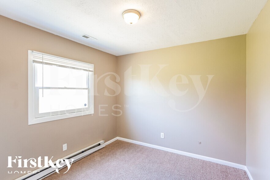 Building Photo - 2634 Westleigh Dr