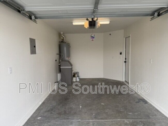 Building Photo - 405 Anna Cir