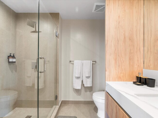 Building Photo - 11 NE 6th St