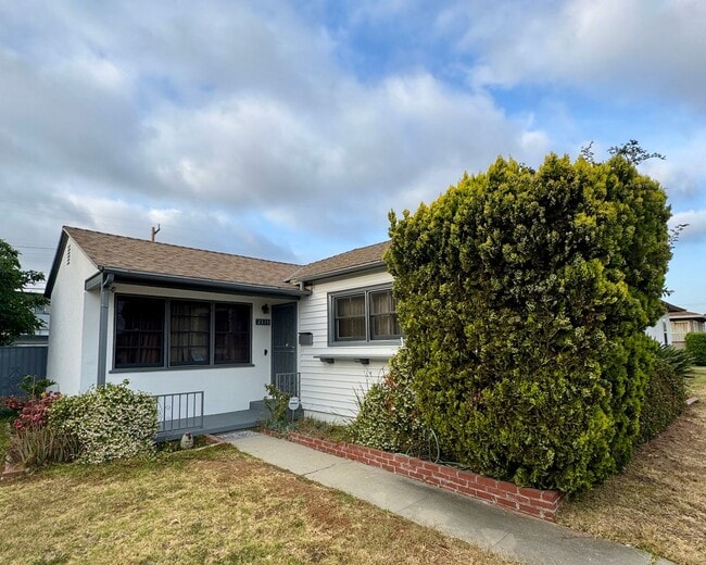 Primary Photo - Beautiful 3bd 2ba