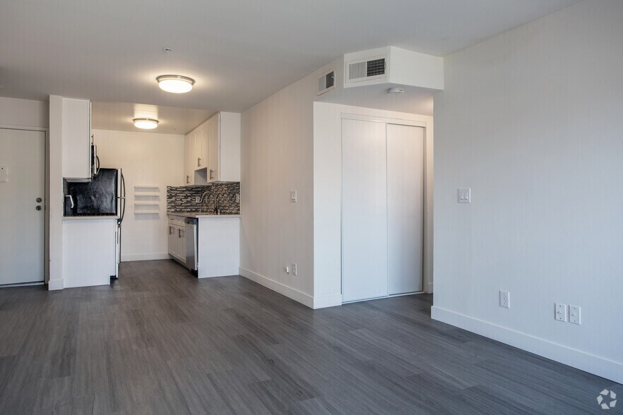 Edgemont Court Apartments 1603 N Edgemont St Los Angeles CA 90027