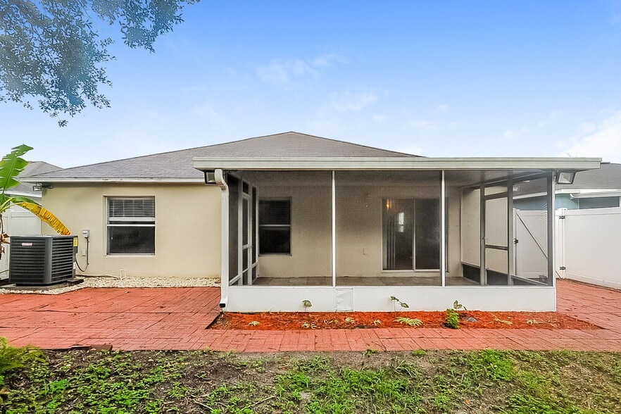Building Photo - 1507 Alhambra Crest Dr
