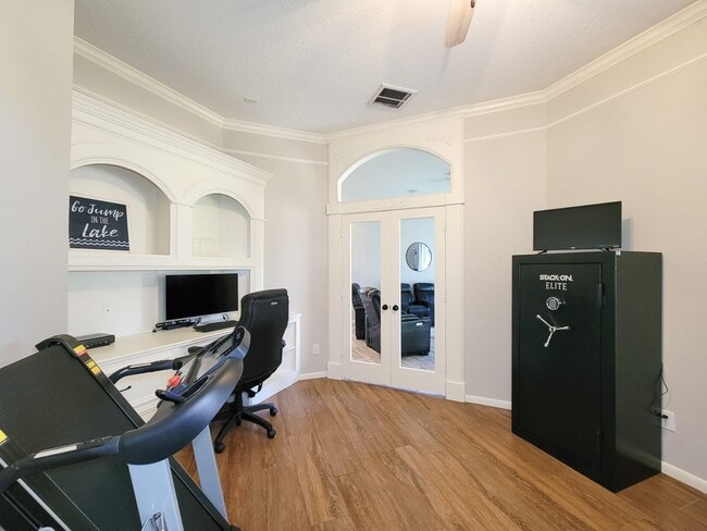 Building Photo - Beautifully designed waterfront property w...