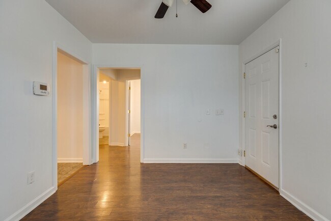 Building Photo - 712 45th Ave N