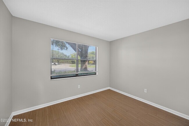 Building Photo - 700 W Pope Rd