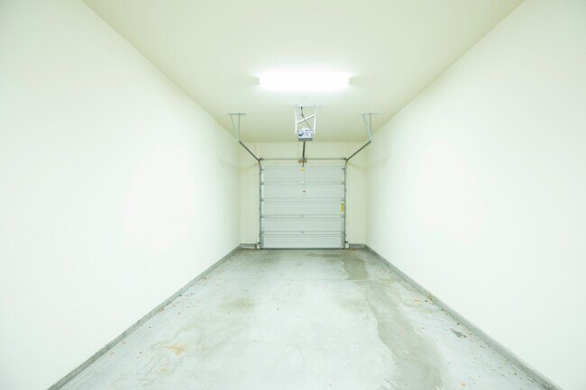 Building Photo - 2300 Via Calderia