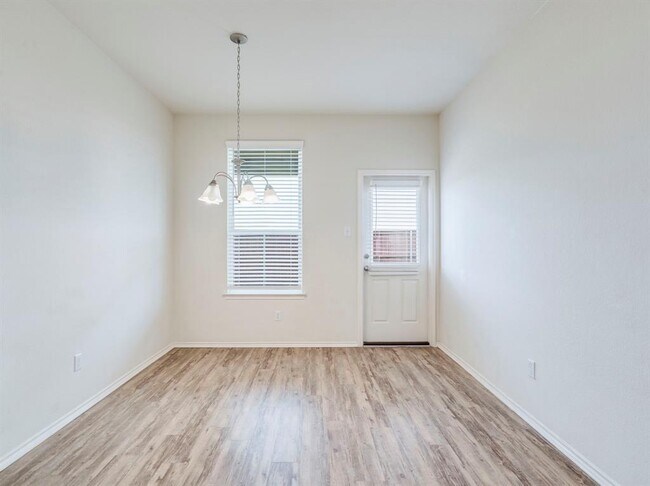 Building Photo - 790 Pepperbark Loop