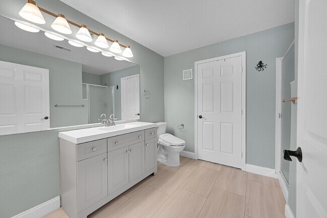 Building Photo - $1,995.00 - 2 Bedrooms, 2 Bathroom, Condo ...