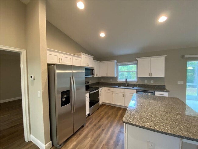 Building Photo - 207 Locust Ln Dr