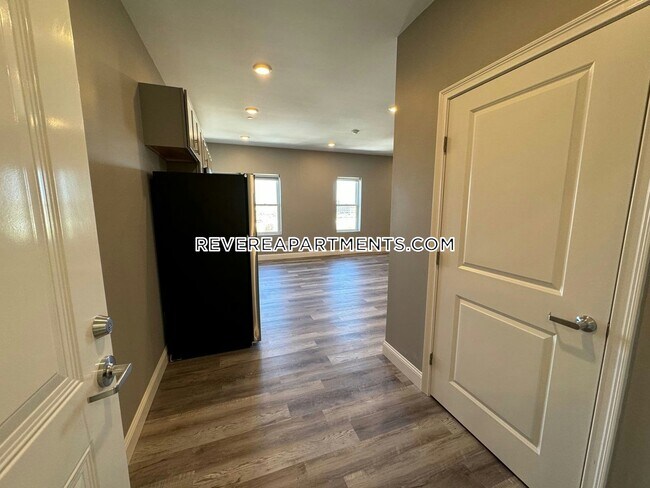 Building Photo - 38 Walnut Ave.