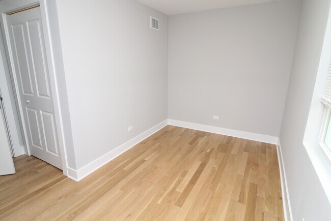 Building Photo - 1411 W Taylor St