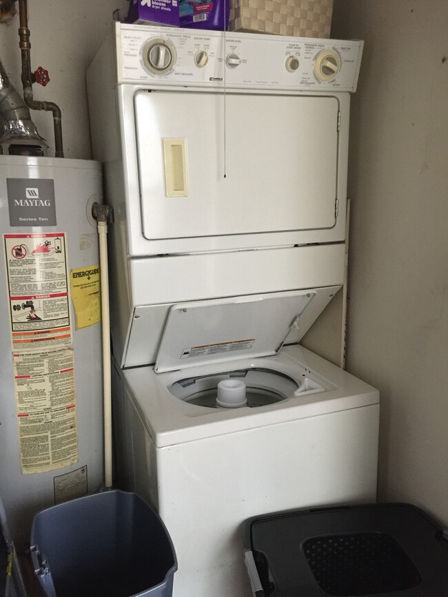 Washer / Dryer - 242 12th Pl NE