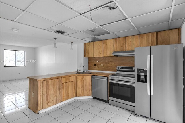 Building Photo - 1811 SW 107th Ave