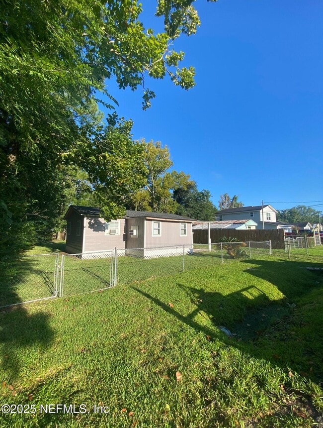 Primary Photo - 1344 Neva St