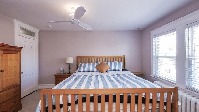 Building Photo - 26 S Oakland Ave