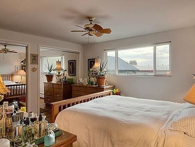 Building Photo - Luo Zhong Triplex